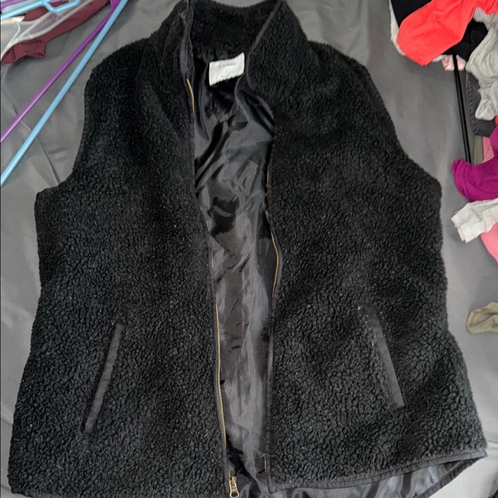 Women’s Old Navy Black Sherpa Fleece Vest